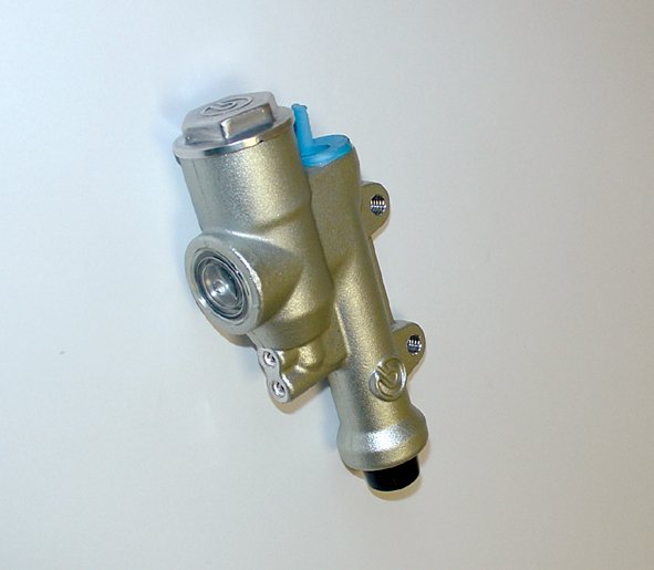 BREMBO REAR MASTER CYLINDER WITH INTEGRAL RESERVOIR 40mm LUGS 13mm BORE