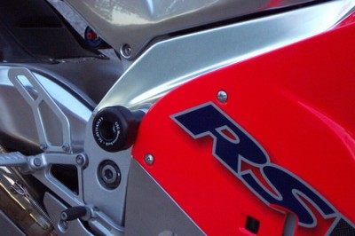 GSG REAR MOUNTED PROTECTORS APRILIA RSV1000  98-02 ABOVE SWING ARM POINT image